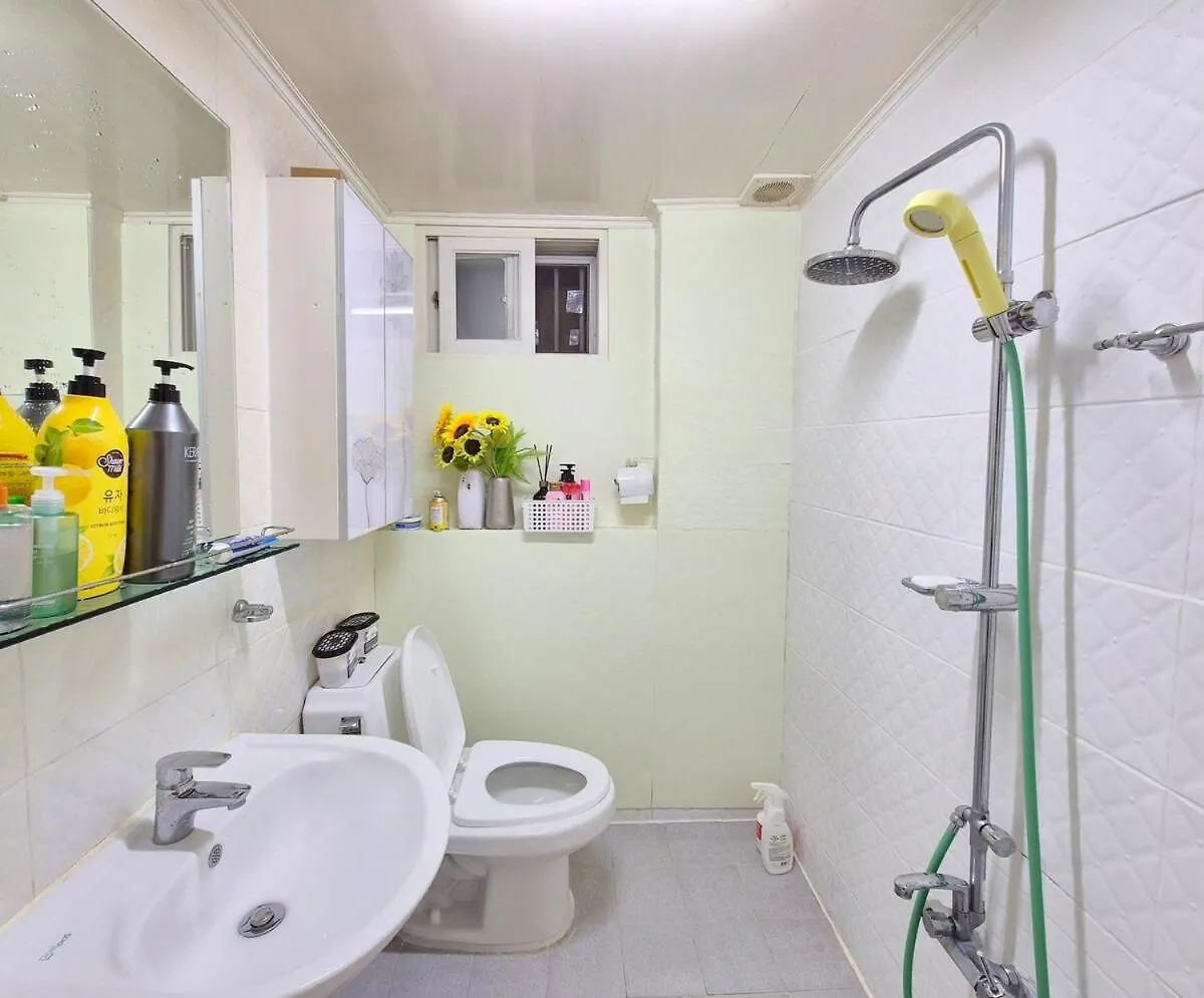 Διαμέρισμα Private House, 3-Minute Walk From Hanseongdae Station, Netflix, Hyehwa, Dongdaemun, Myeongdong Σεούλ